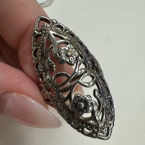 Sterling Silver Vintage Flower Design Ring Size 9 6.3g